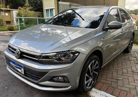 VOLKSWAGEN VIRTUS 1.0 200 TSI HIGHLINE AUTOMÁTICO